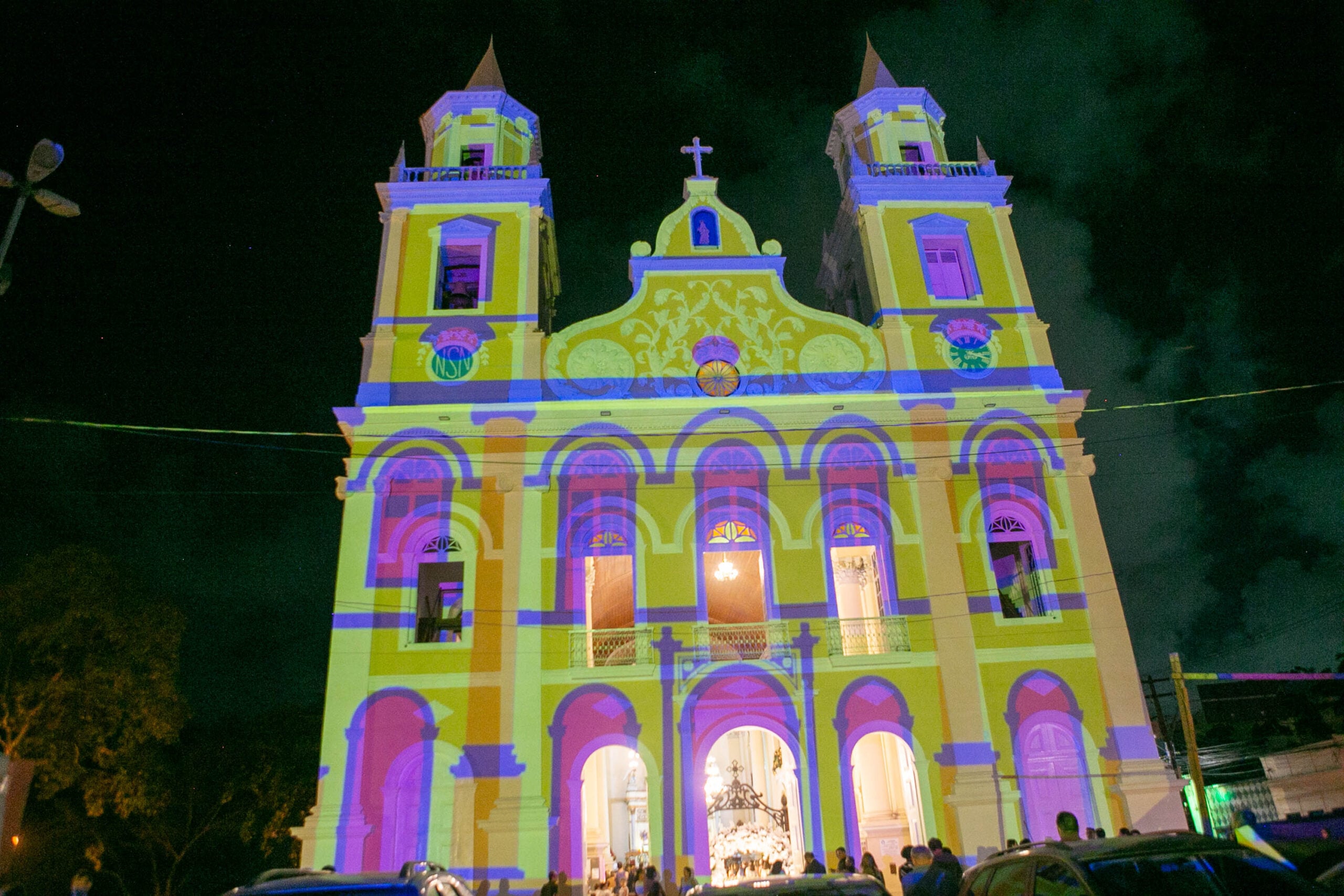 Natal no Centro Histórico: Projeções mapeadas na Catedral atraem moradores e turistas