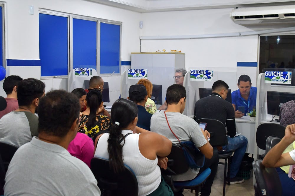 Semana inicia com mais de 300 vagas de emprego em nove municípios paraibanos