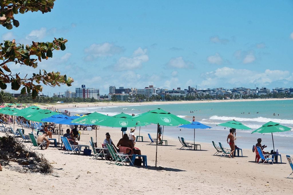 Banhistas devem evitar quatro trechos de praia do Litoral paraibano