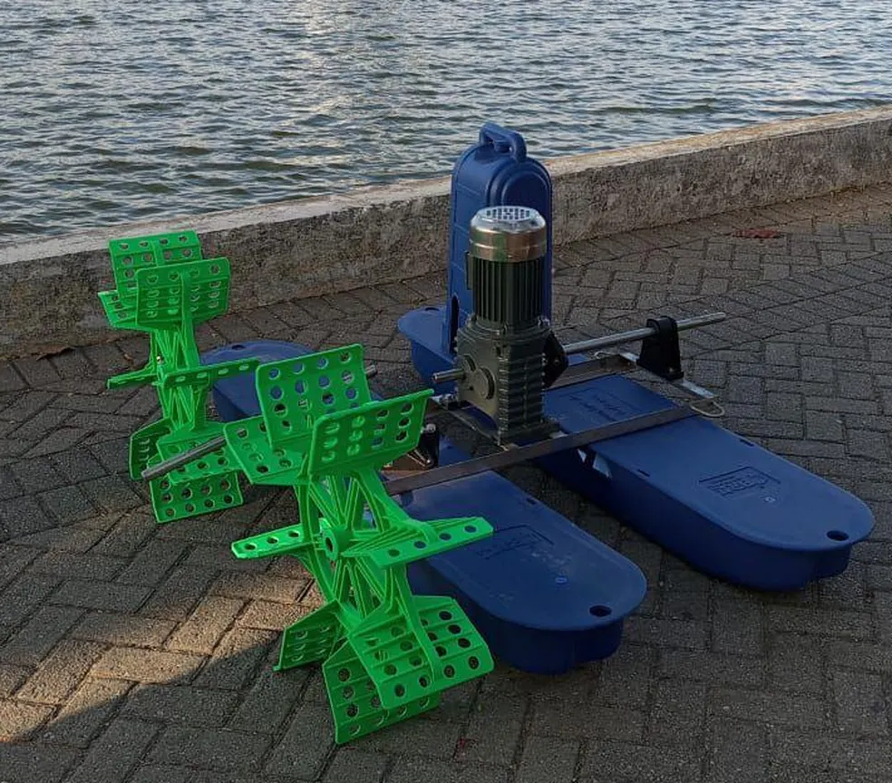 Equipamentos para oxigenar água do Açude Velho, em Campina Grande, começam a operar em fase de teste