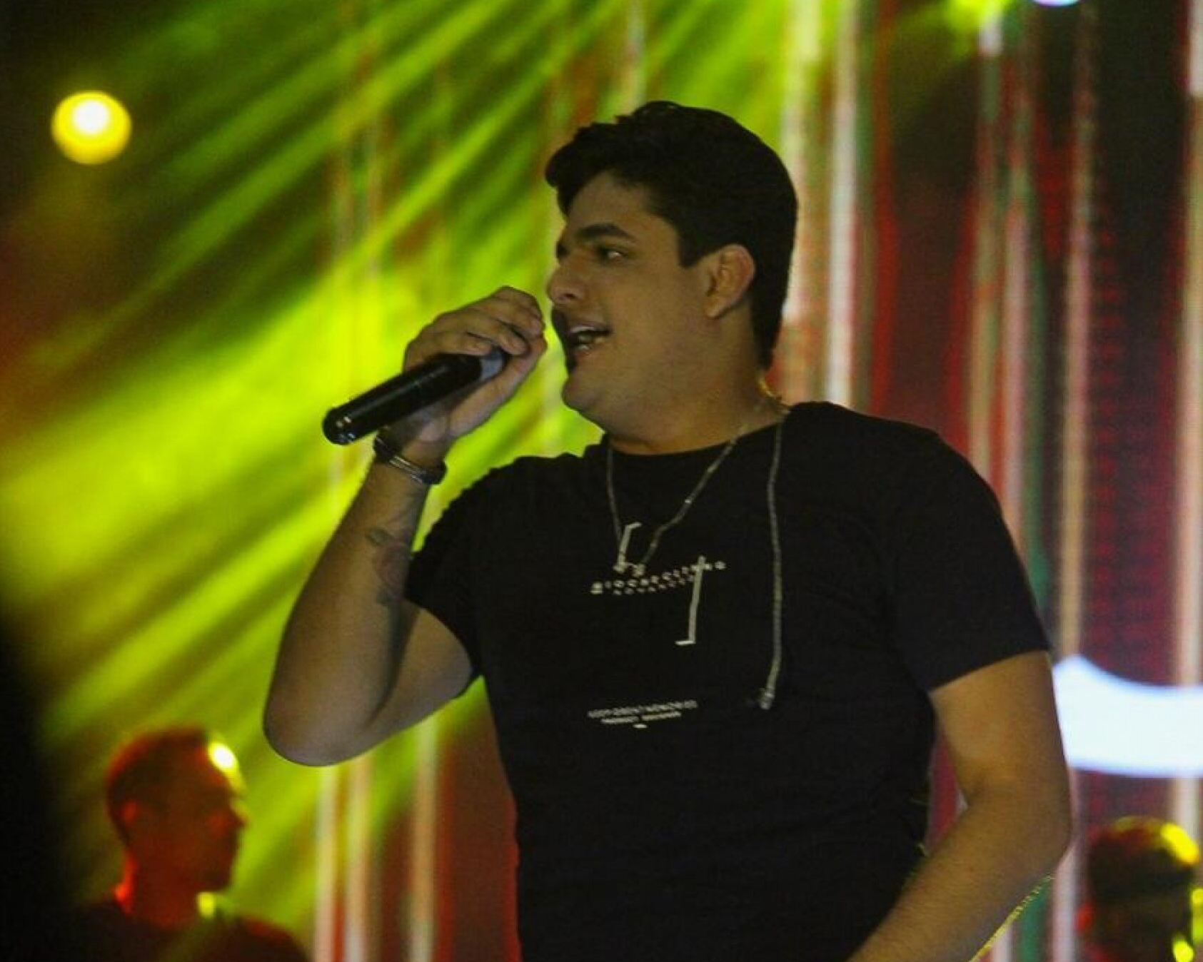 Prefeitura de Mulungu cancela show de João Lima após denúncias de violência doméstica