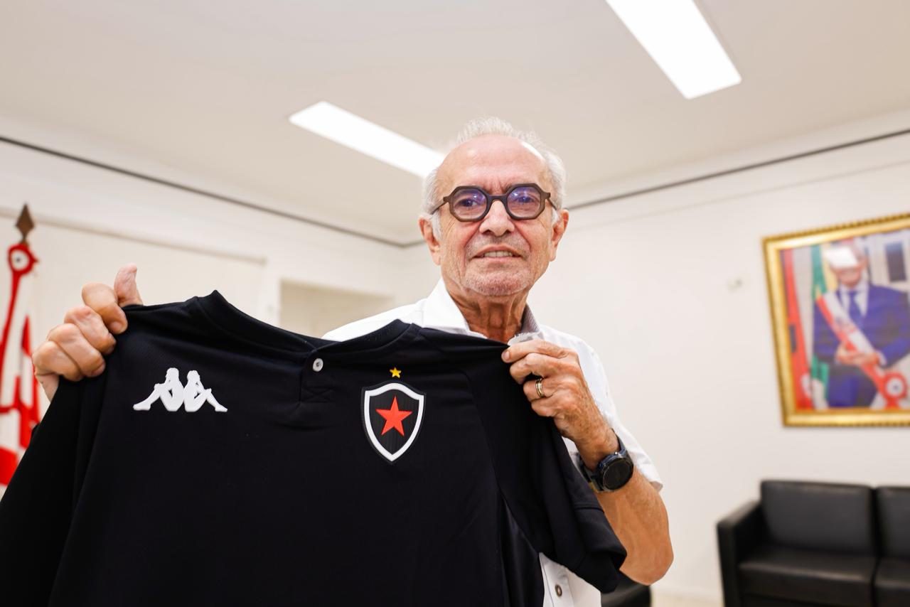 R$ 1,28 milhão: Cícero Lucena renova patrocínio da PMJP ao Botafogo-PB