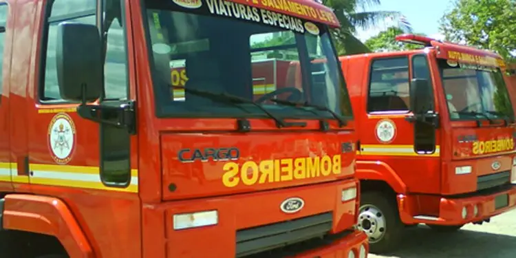 Incêndio destroi barracas em mercado modelo no bairro do Varadouro, em João Pessoa