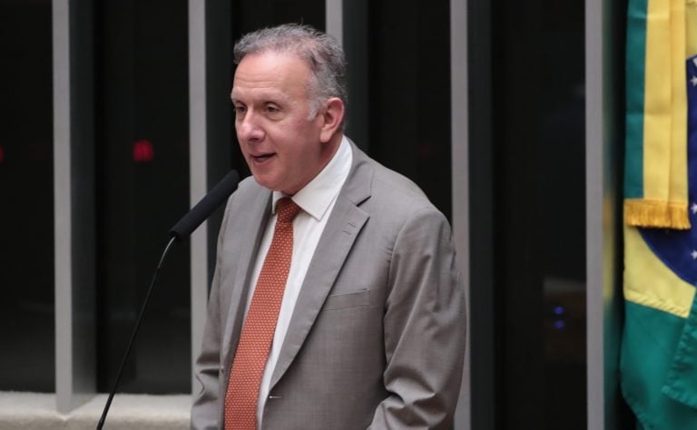 Sob relatoria de Aguinaldo Ribeiro, Câmara aprova Redata com incentivos para datacenters