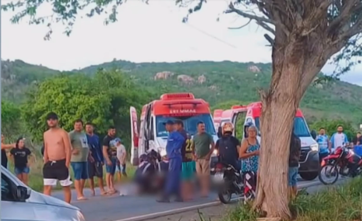 Criança morre e mãe fica em estado grave após atropelamento em Queimadas