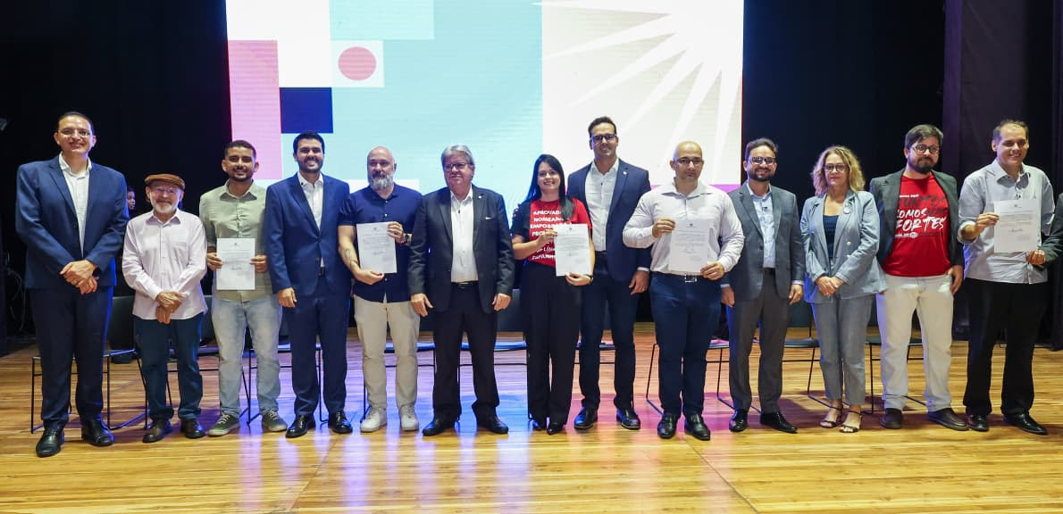 Mil novos professores tomam posse na Rede Estadual de Ensino