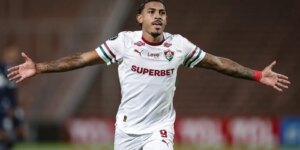 Fluminense arranca empate na Argentina e contina vivo na Libertadores