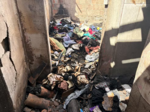 Incêndio atinge residência em Campina Grande e família perde todos os bens materiais