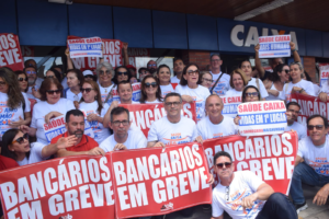Bancários da Caixa avaliam nova proposta e decidem na segunda-feira sobre fim da greve na PB