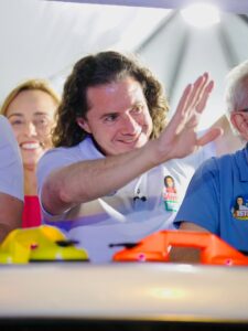 Veneziano comanda uma das maiores carreatas da história de Campina Grande