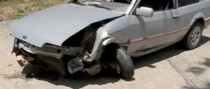 Motorista tenta colocar óculos, perde controle do carro e capota na BR-230, em João Pessoa