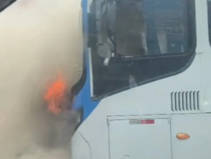 Pane elétrica provoca princípio de incêndio em ônibus em JP
