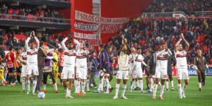 Sem chutar a gol na Argentina, Flamengo sobrevive na Libertadores